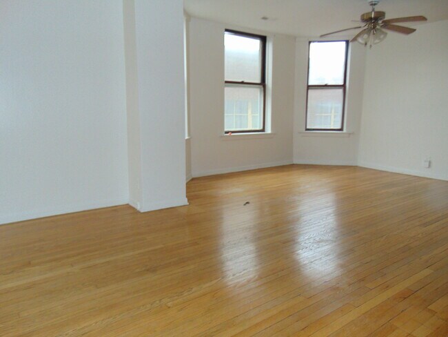 Foto del edificio - 249 E 113th St