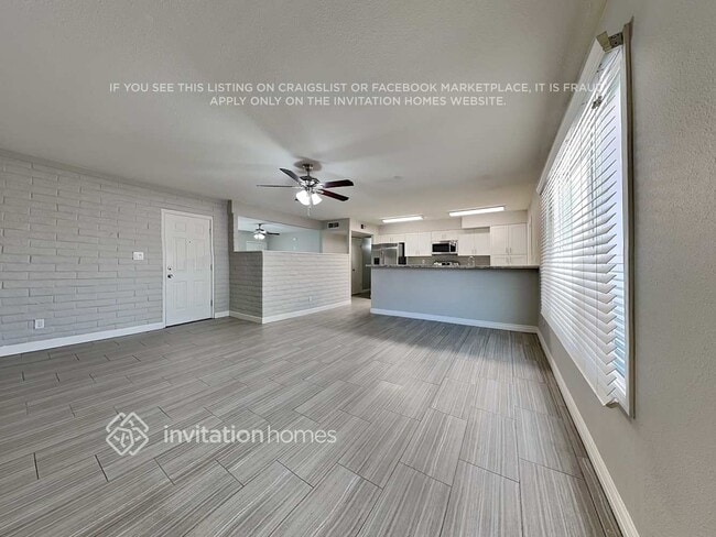 Building Photo - 1524 E Alameda Dr