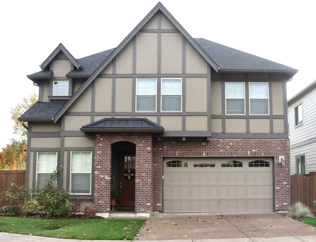 Primary Photo - Beautiful 4 BD* + Office/Den*, 2.5 BA* Sin...