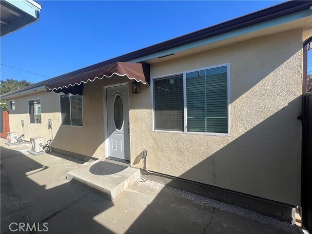 Building Photo - 623 E Angeleno Ave