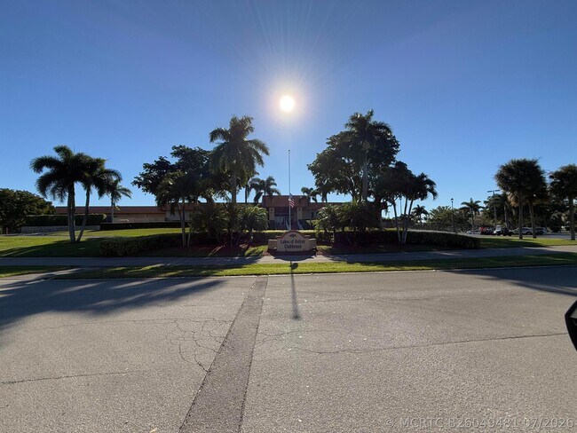 Foto del edificio - 15445 Lakes of Delray Blvd
