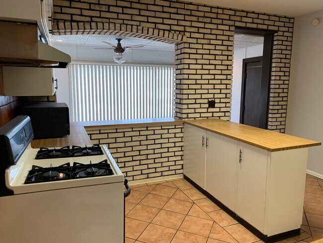 Kitchen - 7416 W Grand Ave