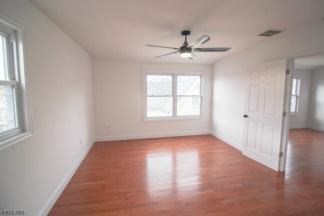 Building Photo - 26 Van Rensselear St