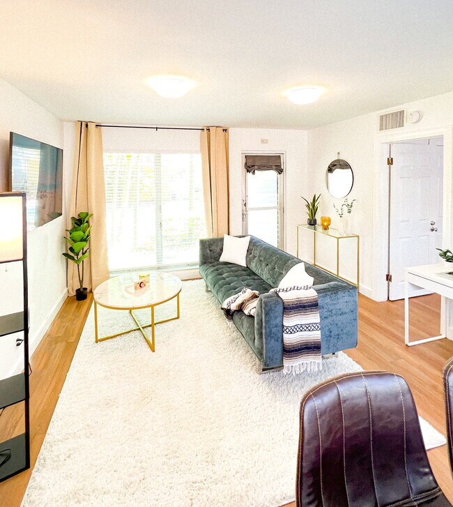 Building Photo - 77 Hendricks Is