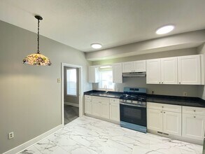 Building Photo - 7 Commercial St