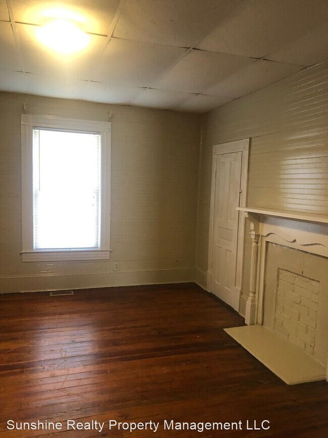 Foto del edificio - 3 br, 1 bath House - 300 Wood St.