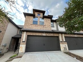 Building Photo - 4220 Tallulah Dr