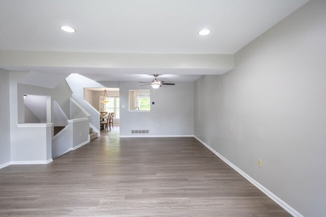 Building Photo - Lovely 3 BR/3.5 BA Townhome in Ellicott City!