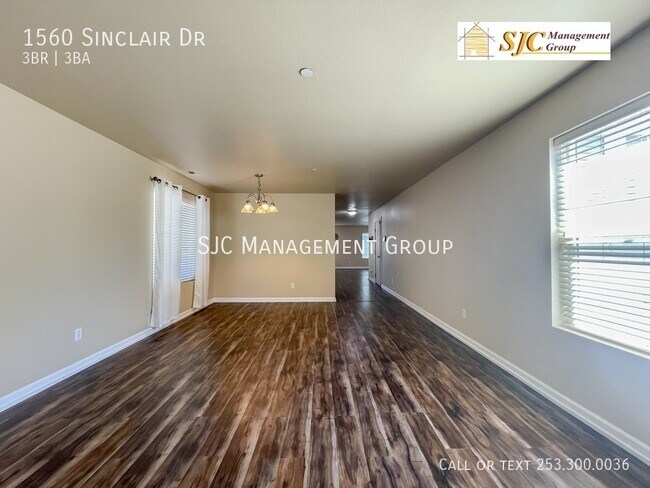 Foto del edificio - 1560 Sinclair Dr