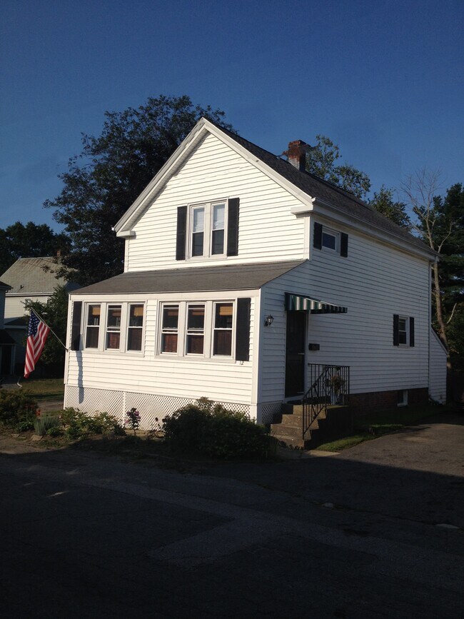 Building Photo - 12 Livingston Pl