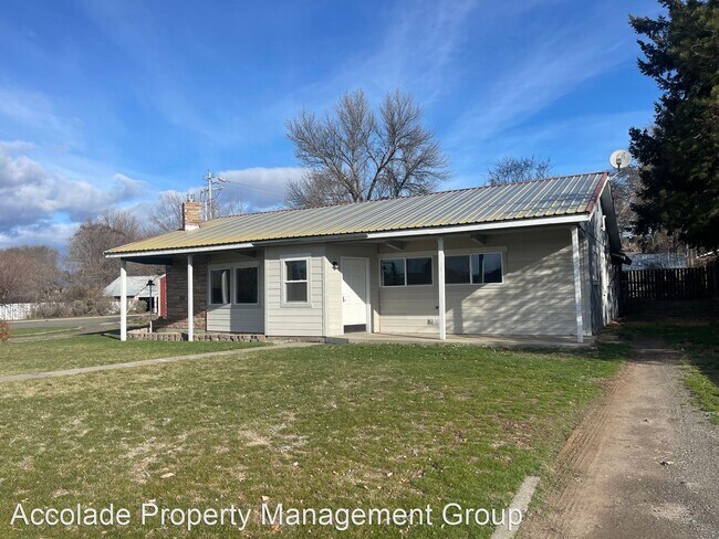 Foto del edificio - 5 br, 2 bath House - 801 East Manitoba Avenue