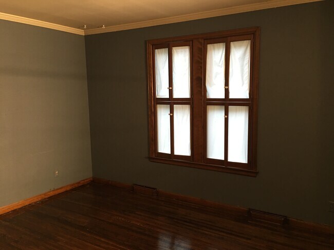 Building Photo - 2526 University Ave NE