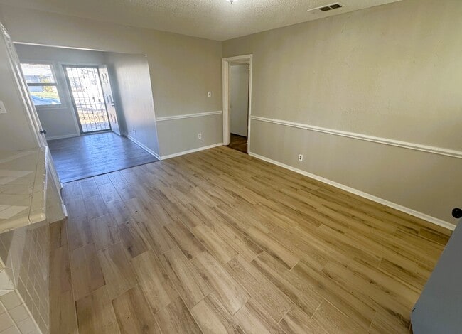 Building Photo - 4577 Gailwood Ave