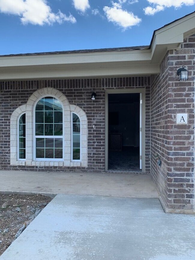 Foto del edificio - 1319 Calle de Bronce