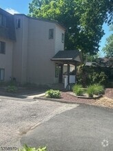 Building Photo - 362 Rutherford Ave
