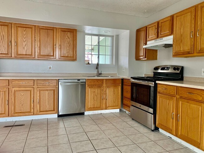 Foto del edificio - Lovely Townhome with 3 Levels in Lafayette!