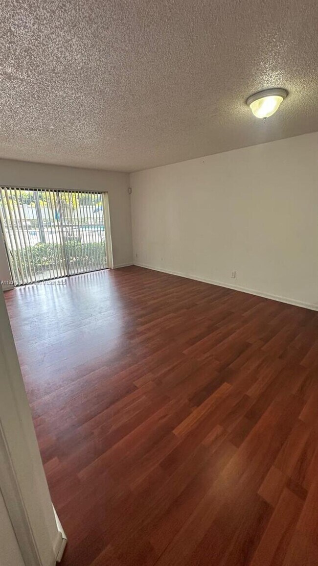 Building Photo - 8290 Lake Dr