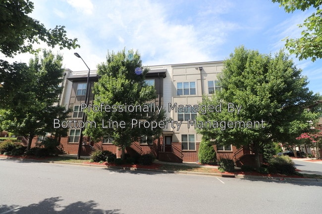 Building Photo - 1012 Skyline View Way