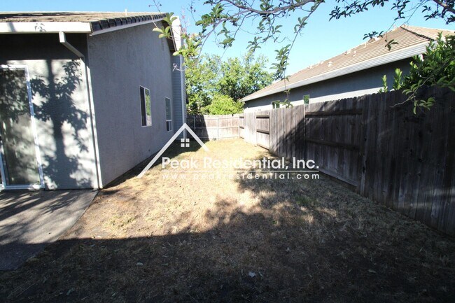 Foto del edificio - Spacious Lincoln 3bd/2ba Home with 3 Car G...