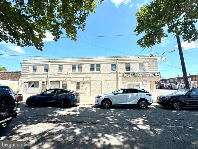 Building Photo - 7028 Castor Ave