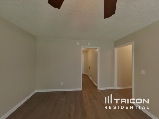 Building Photo - 2308 S Partridge Cir
