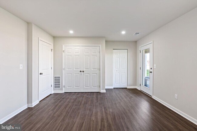 Building Photo - 22 Winterplace Dr