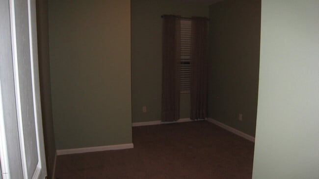 Foto del edificio - 4026 Meander Pl