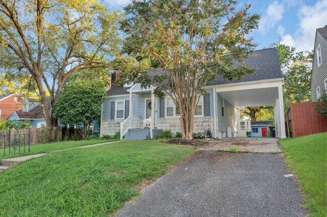 Foto del edificio - 3109 Madison Pl