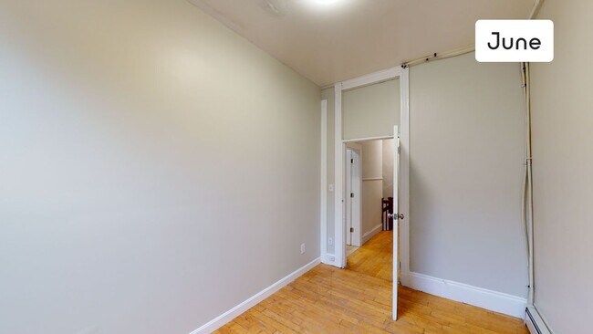 ROOM ONLY in 5-bed/2.0-bath Home photo'