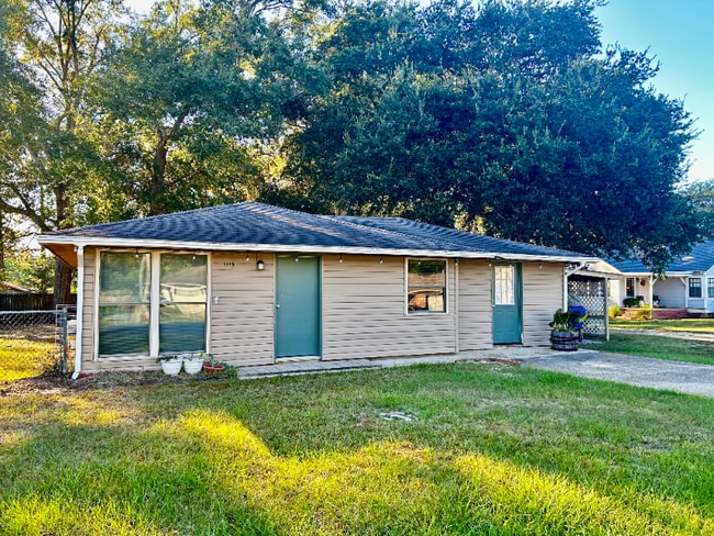 Building Photo - 1115 N Texas St