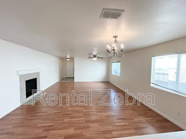 Building Photo - 1366 Riverside Ct