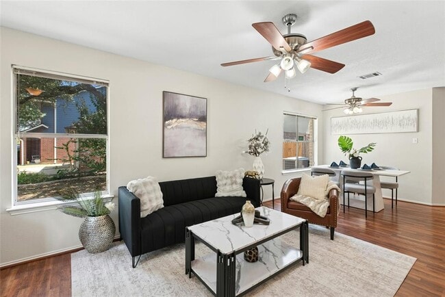 Foto del edificio - 8411 Glen Canyon Dr