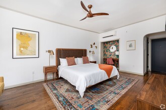 Interior Photo - The Commodore