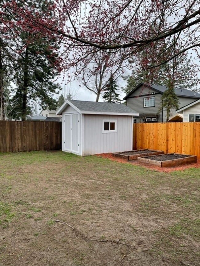Foto del edificio - Davis Park Split Level Home (APP#162)