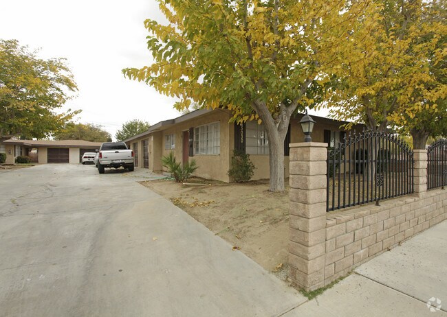 Foto del edificio - 45030-45040 Spearman Ave