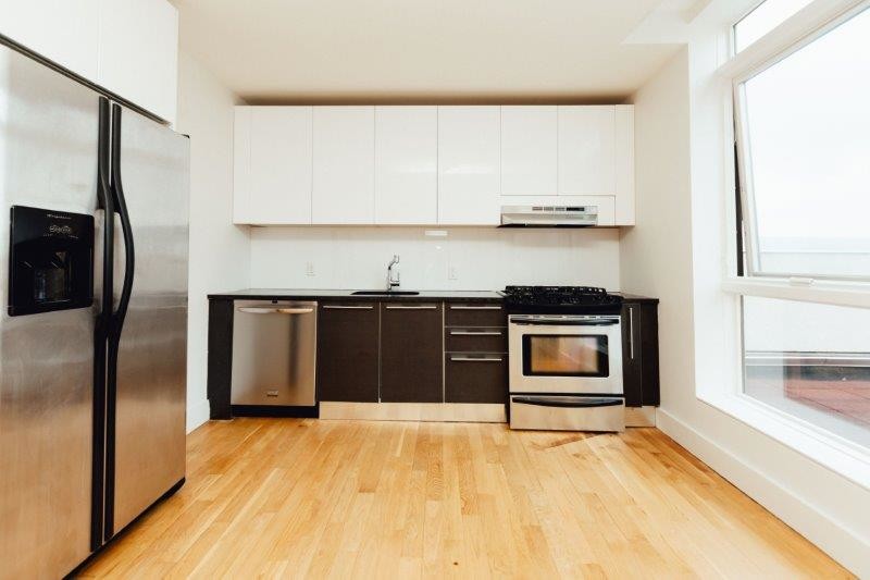 Primary Photo - 114 Troutman St