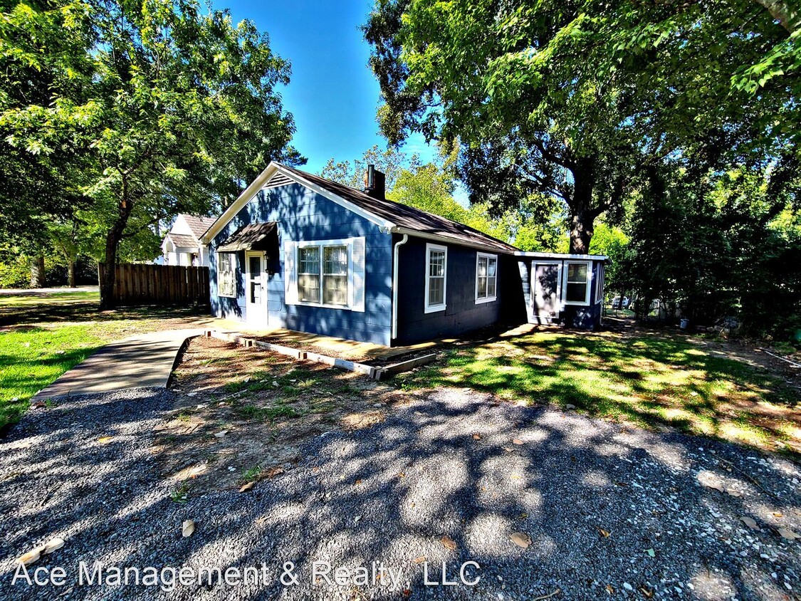 Primary Photo - 3 br, 1 bath House - 803 High St SW