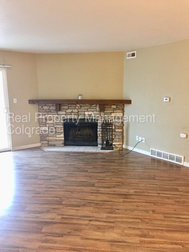 Building Photo - 13087 W Cedar Dr