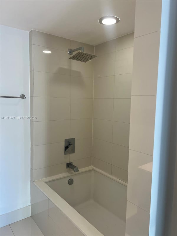 Foto del edificio - 1300 S Miami Ave