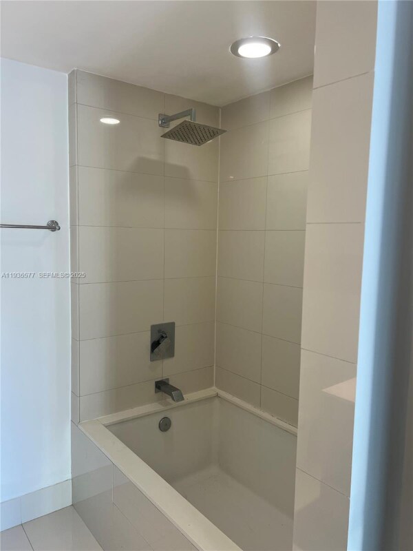 Building Photo - 1300 S Miami Ave