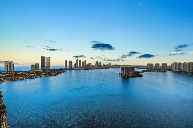 Foto del edificio - 3530 Mystic Pointe Dr
