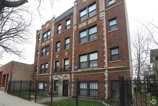 Building Photo - 4549 N Damen