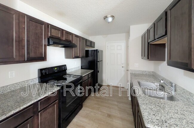 Foto del edificio - 8197 Free Ave