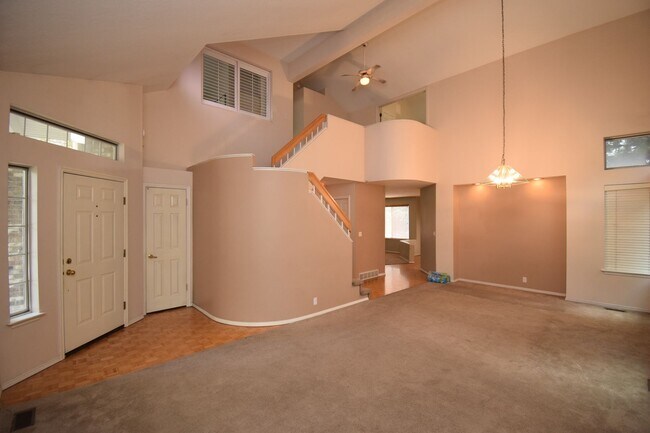 Foto del edificio - 2122 Rainbow Point Dr