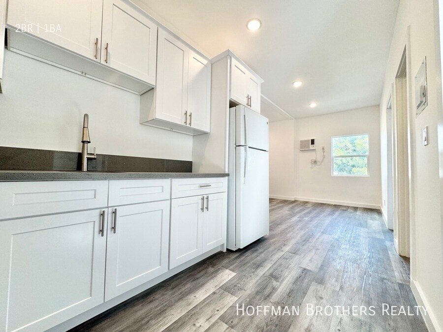 Foto principal - 1411 S Burlington Ave