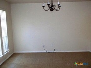 Building Photo - 6205 Charlotte Ln