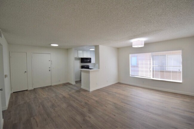 Foto del edificio - 21350 Parthenia St