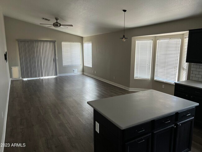 Foto del edificio - 17654 N 6th Ave