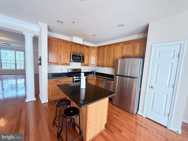 Foto del edificio - 225 Deer Meadow Ln