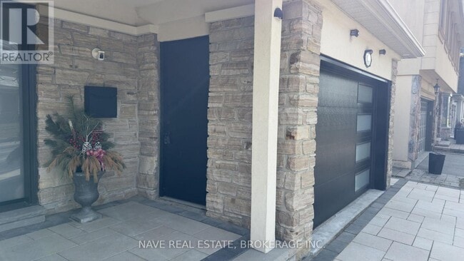 Building Photo - 125 Bay Thorn Dr